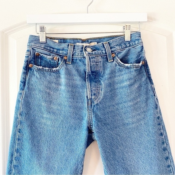 LEVI’S Wedgie Straight Jean In Oxnard Haze Medium Wash - Picture 5 of 14